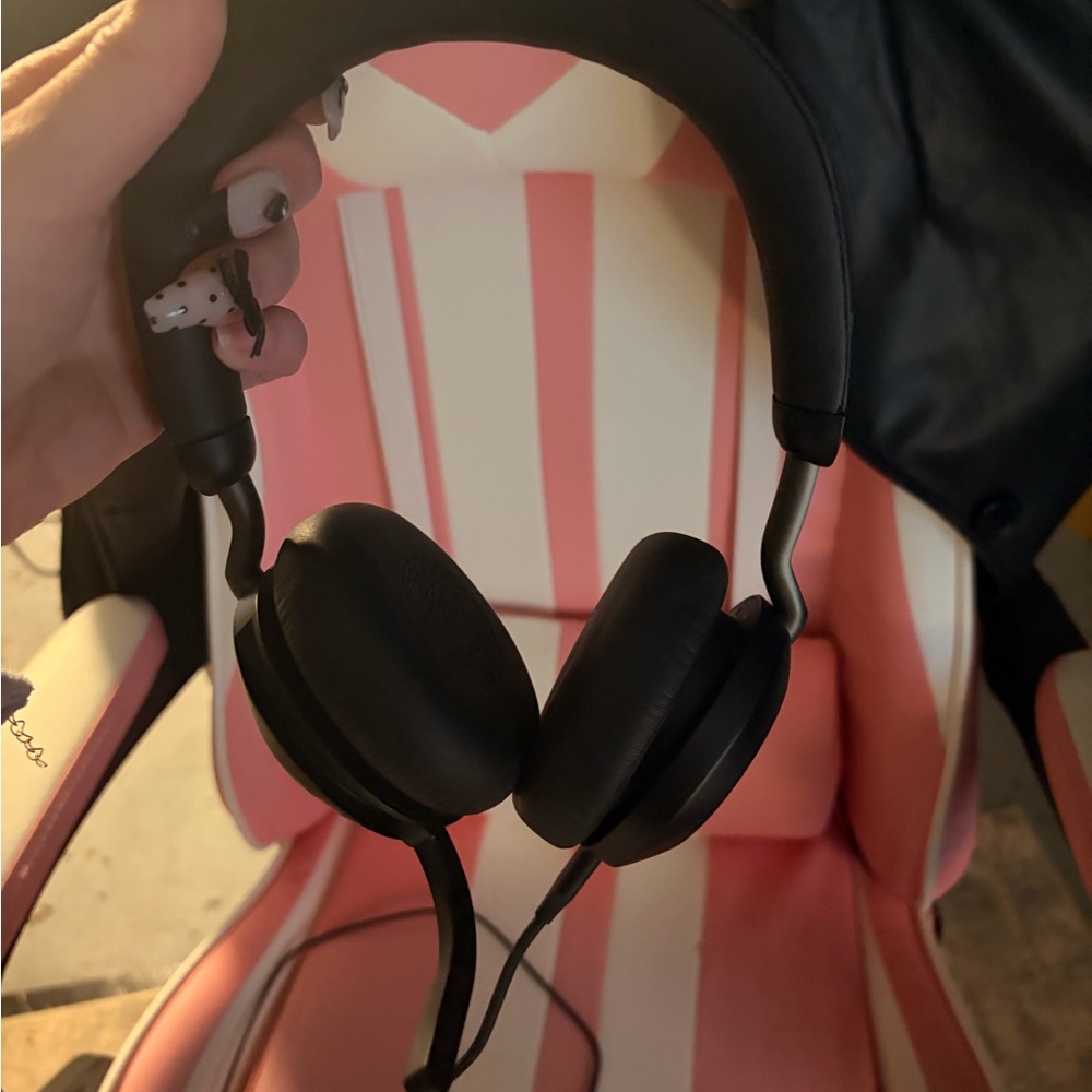 Black Wired On-Ear Headphones — Lightweight Comfort and Clear Sound